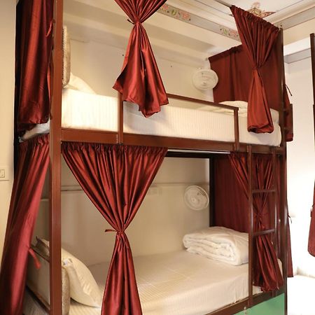 Hostel Funky Bunky Udaipur Esterno foto