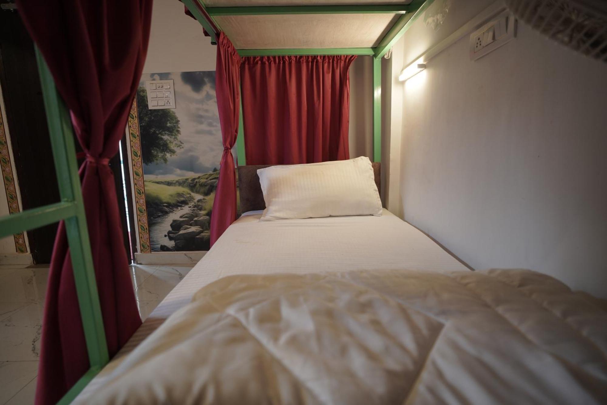 Hostel Funky Bunky Udaipur Esterno foto